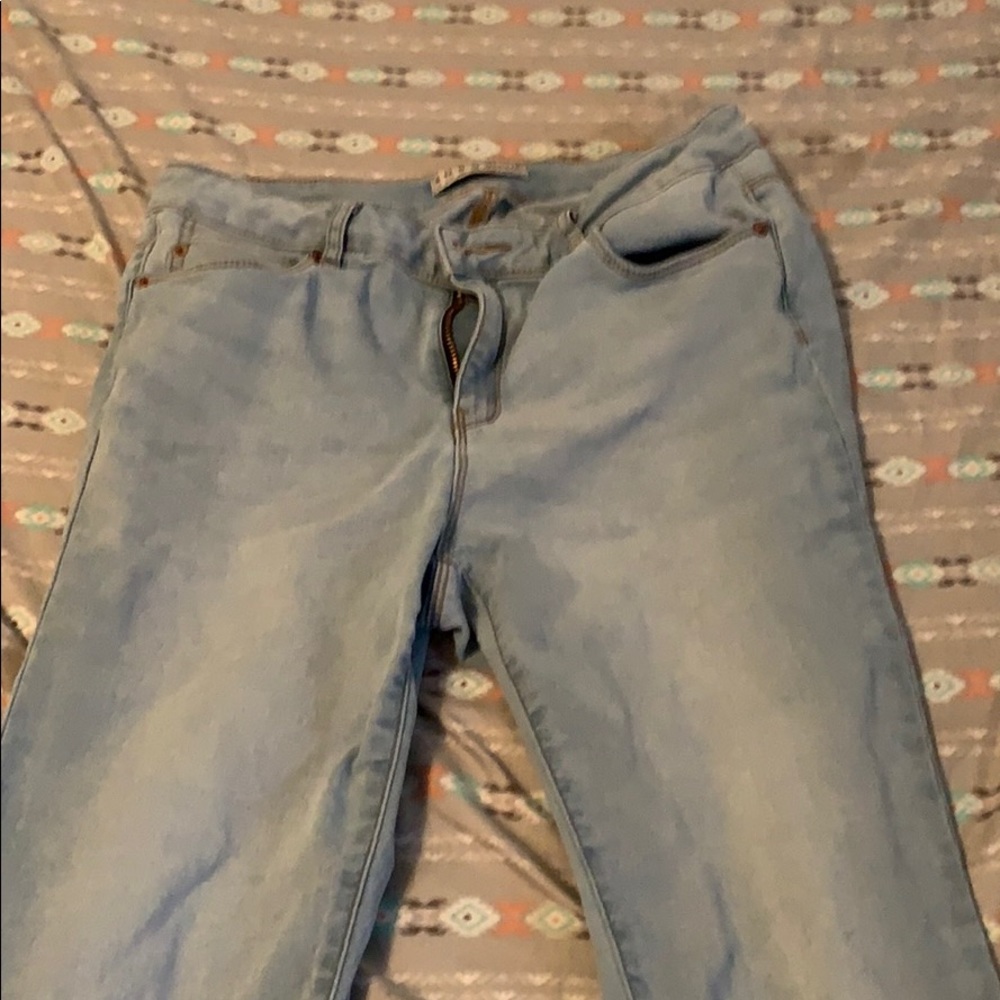 🟢 5/$20 Light Blue Jeans